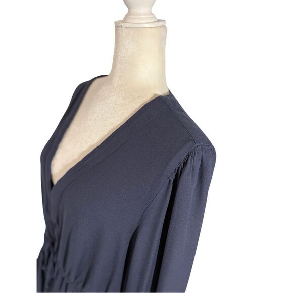 Old Navy waist defined navy peasant blouse - XXL - 🙂3/$15 - Picture 2 of 9